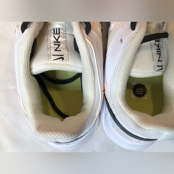 Nike Women’s Legend Essential 2 Training Shoes - Size 6 - Picture 6 of 9